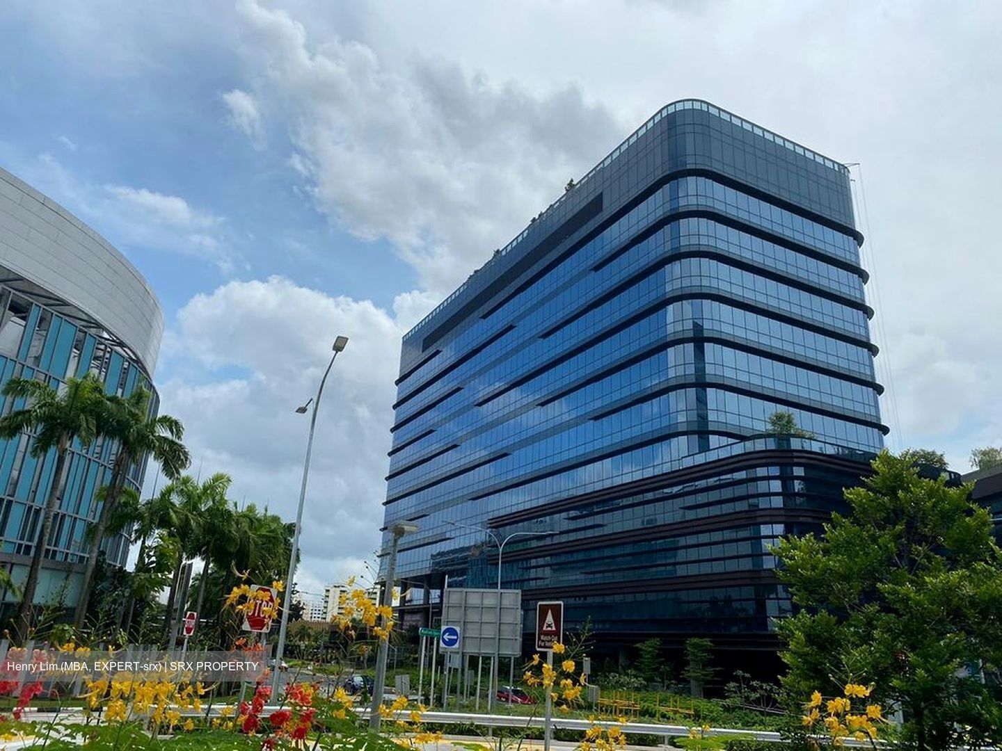 Woods Square (D25), Office #524229101